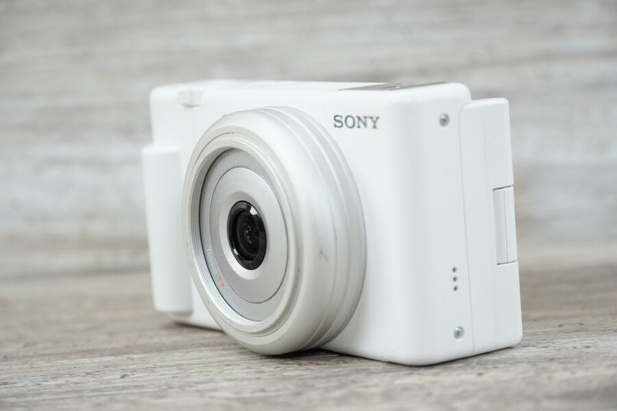 Sony ZV 1F Vlog Camera for Content Creators and Vloggers White UNTESTED NO BATT